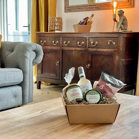 Rye Court - Stunning In With Parking Holiday home *