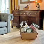 Rye Court - Stunning In With Parking Tatil Evi *