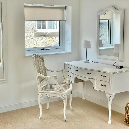 Rye Court - Stunning In With Parking *