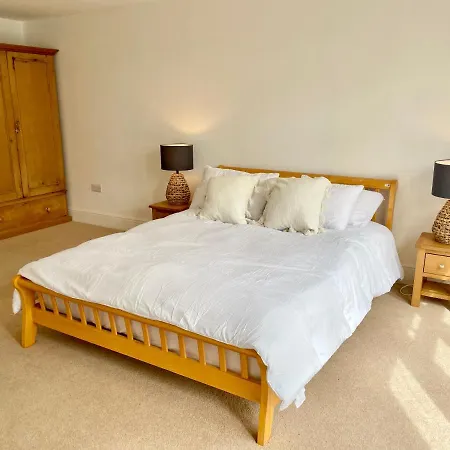 Rye Court - Stunning In With Parking 度假居 *